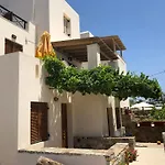 Maria's 3*