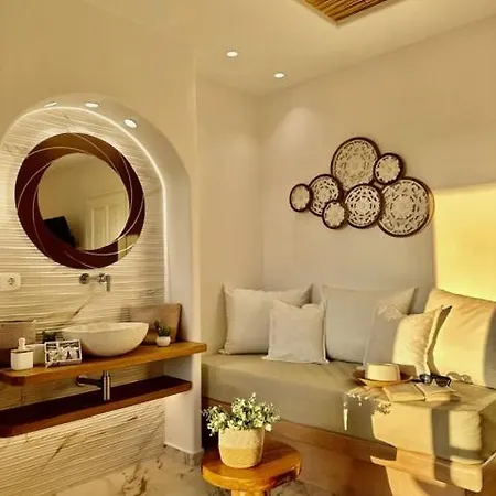 Maria's 3* Agia Anna (Naxos)