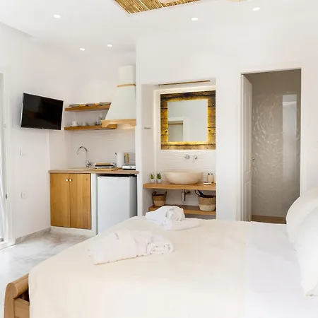 Maria's 3* Agia Anna (Naxos)
