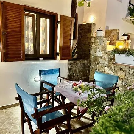 Maria's 3* Agia Anna (Naxos)